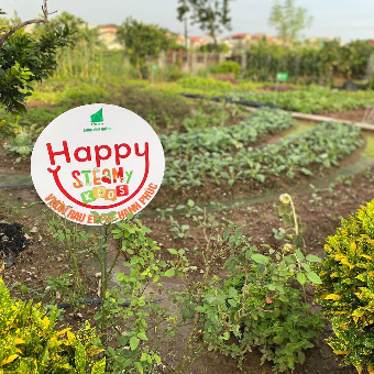 Vườn rau hạnh phúc của những em bé hạnh phúc